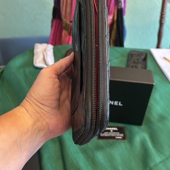 Authentic CHANEL Cambon Black on Black Leather Zip Wallet - Picture 11 of 13